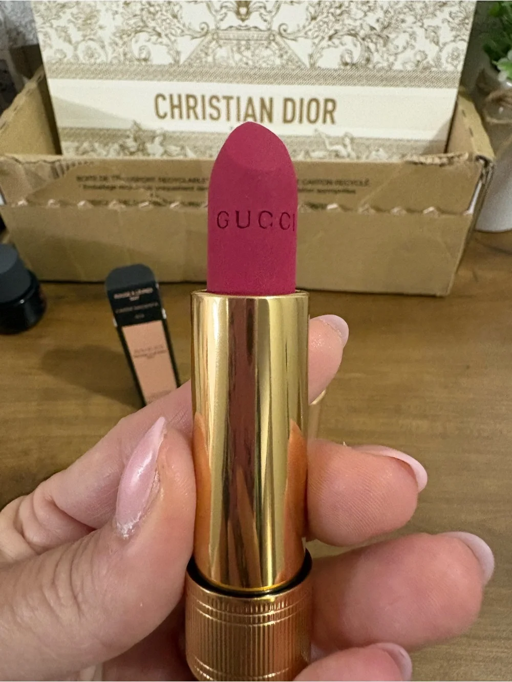 Gucci Rouge a Levres Mat Lipstick - Cassie Magenta 404 NIB
